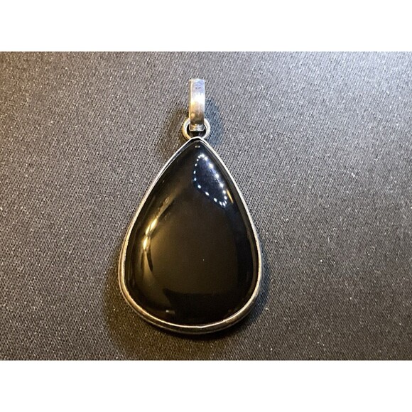 Vintage 925 Sterling Silver Pendant With Pear Shaped Onyx Stone - Picture 1 of 5
